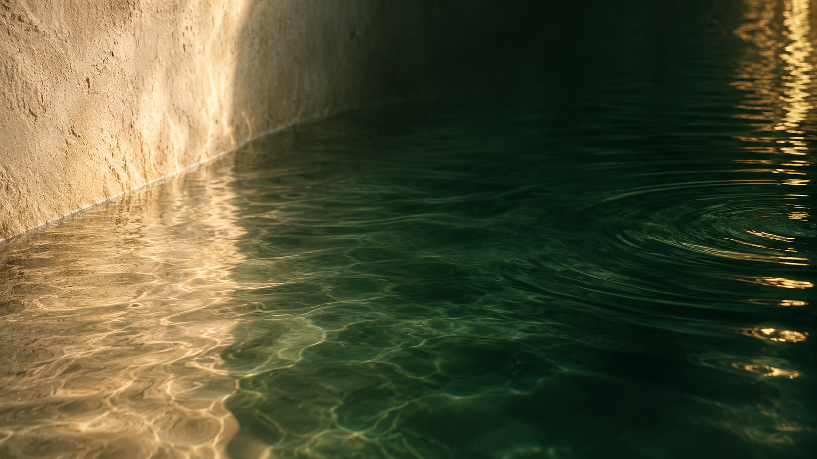 Agua verde con reflejos cálidos: la imagen de Living Water Face